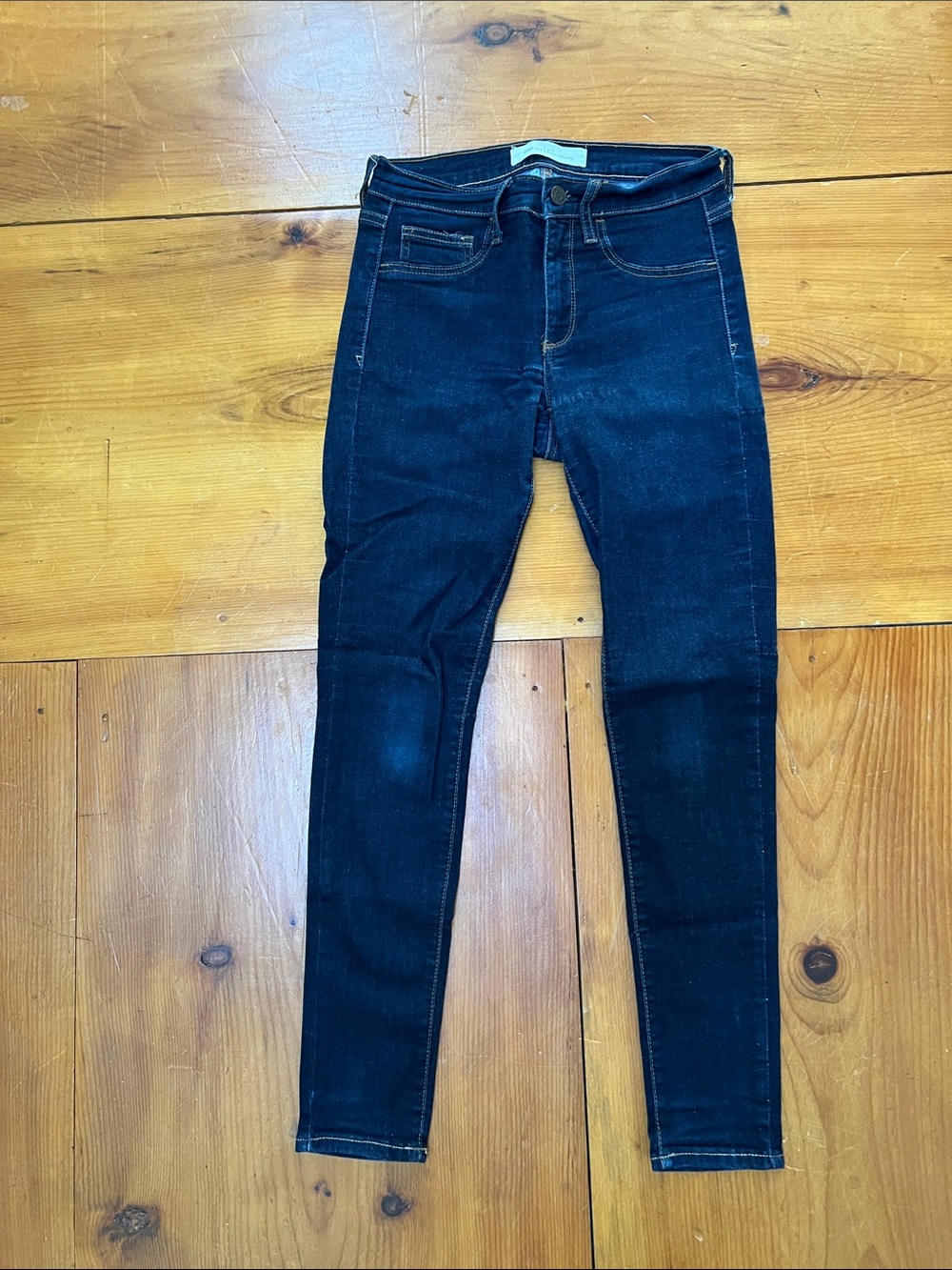 EUC Gap Easy legging dark jeans size 27R
